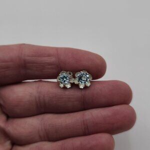 Sterling Silver Brilliant Blue Topaz Stud Earrings A2267